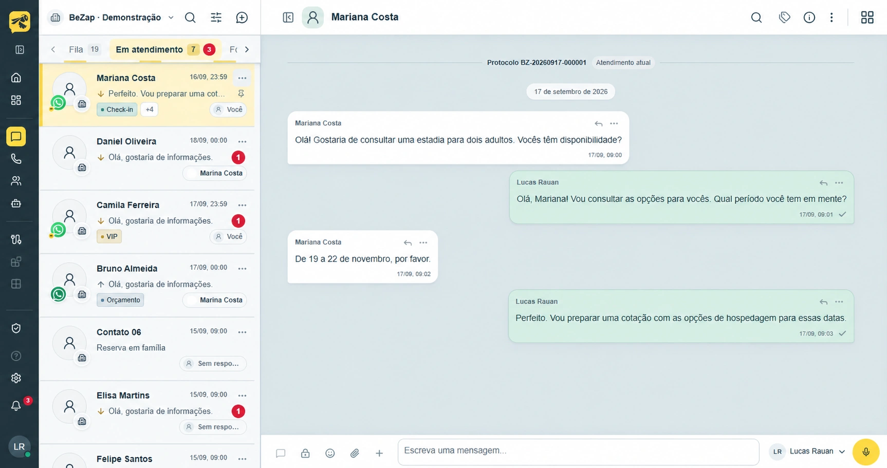 Caixa de entrada da BeZap com lista de atendimentos, etiquetas e conversa aberta